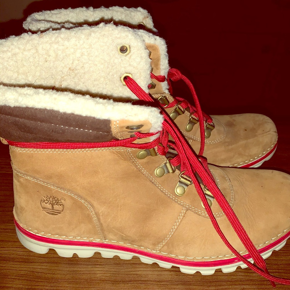 Timberland Women boots. Great condition.